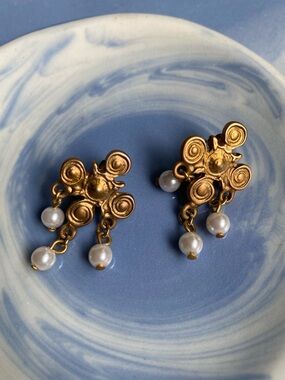 Beautiful Vintage Gold Tone Faux Pearl Boho Earrings